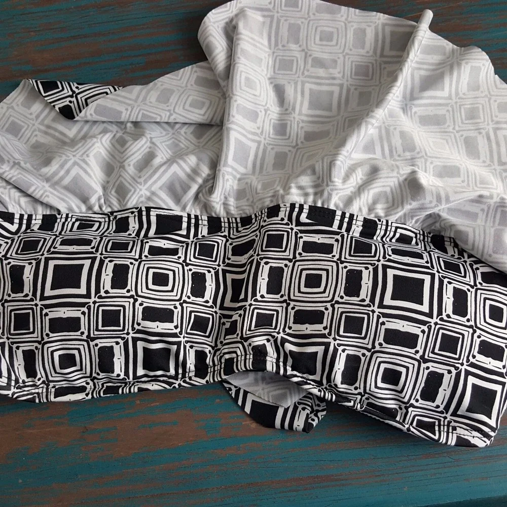 Ana A New Approach Bikini‎ Top Size 10 Black White Hanky Swim Straps New